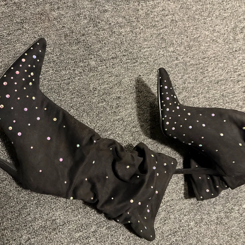 Elegant Black Studded Scrunch Style Women's Boots - Picture 9 of 9